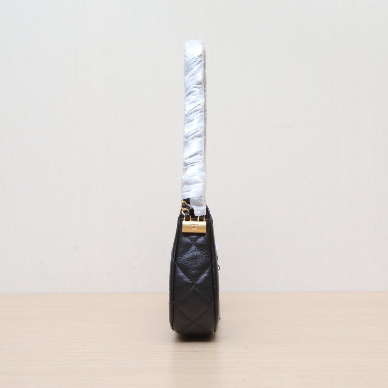 CHANEL 23K19Bag皮穿鏈Hobo腋下包小號黑色牛皮金扣肩背包-4