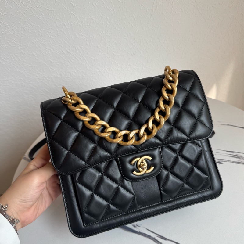 Chanel 黑菱格口蓋後背包  上身超美❤️‍🔥❤️‍🔥-0