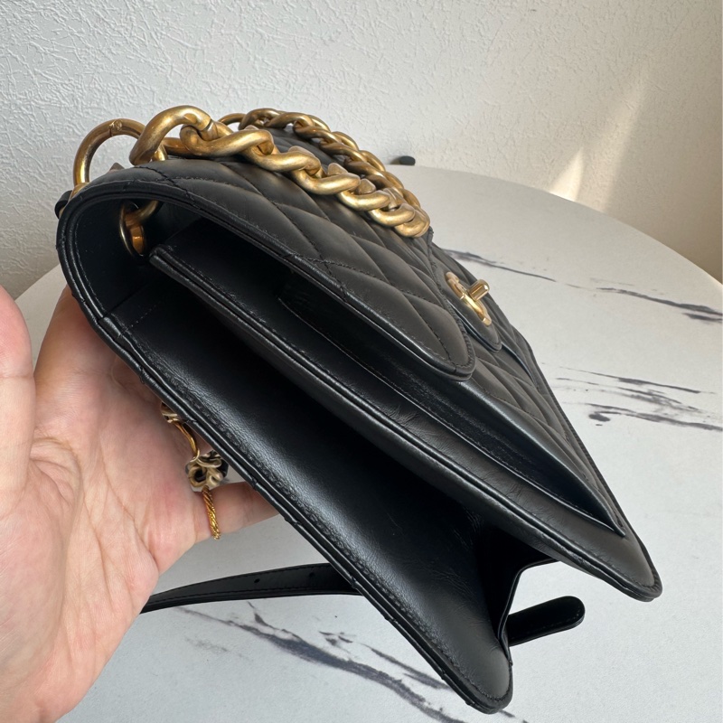 Chanel 黑菱格口蓋後背包  上身超美❤️‍🔥❤️‍🔥-2