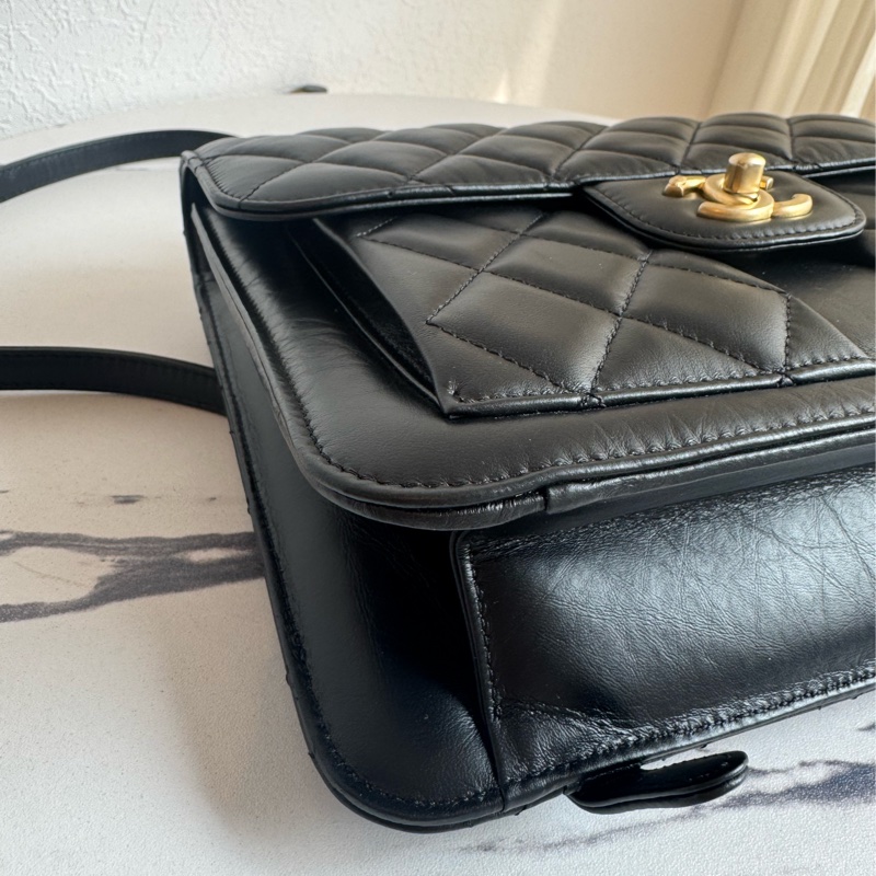 Chanel 黑菱格口蓋後背包  上身超美❤️‍🔥❤️‍🔥-5