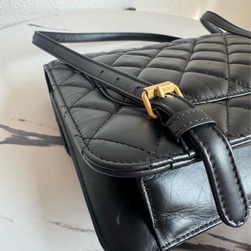 Chanel 黑菱格口蓋後背包  上身超美❤️‍🔥❤️‍🔥-8