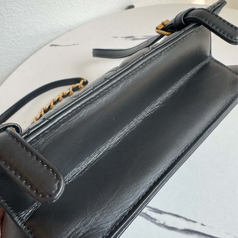 Chanel 黑菱格口蓋後背包  上身超美❤️‍🔥❤️‍🔥-10