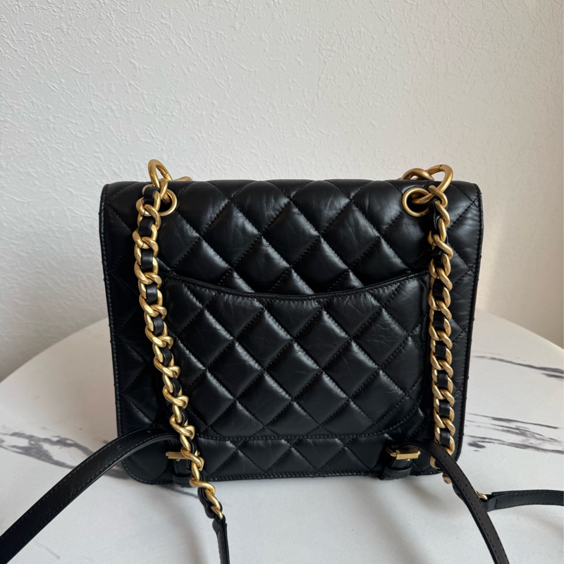 Chanel 黑菱格口蓋後背包  上身超美❤️‍🔥❤️‍🔥-11