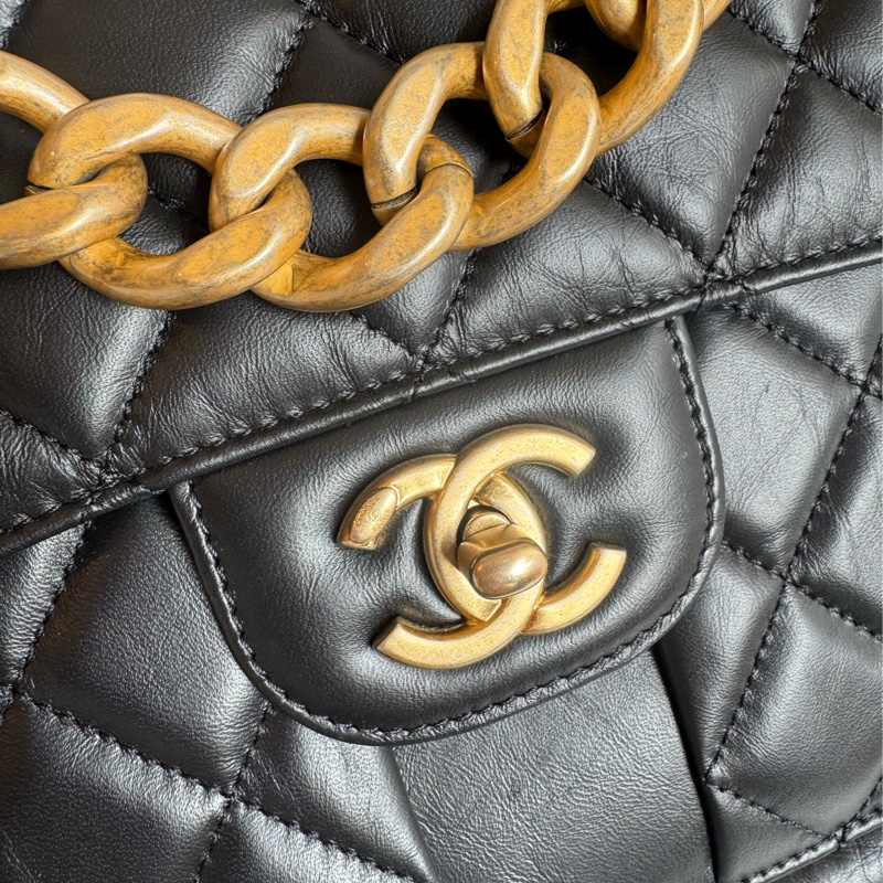 Chanel 黑菱格口蓋後背包  上身超美❤️‍🔥❤️‍🔥-13