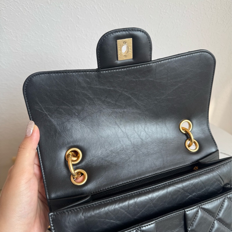 Chanel 黑菱格口蓋後背包  上身超美❤️‍🔥❤️‍🔥-17