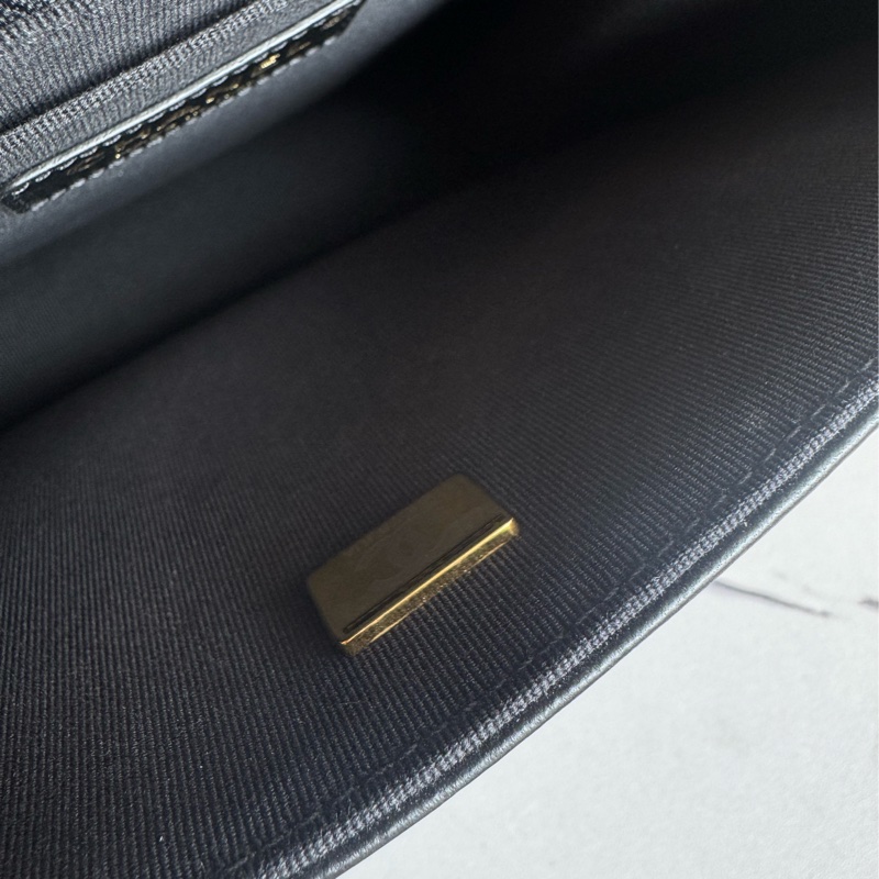 Chanel 黑菱格口蓋後背包  上身超美❤️‍🔥❤️‍🔥-27