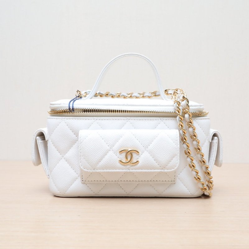 CHANEL 23B手提Cargo長盒子化妝包白色荔枝牛皮金扣肩背包-1