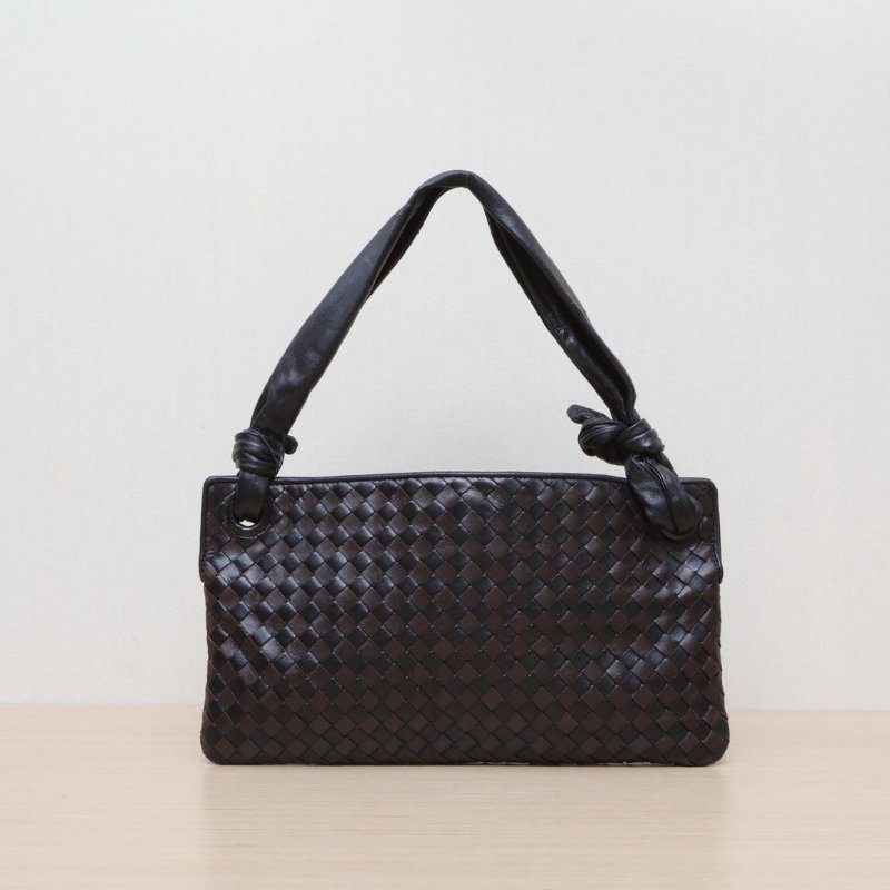 BOTTEGA VENETA 拼色羊皮金扣編織腋下包肩背包-1