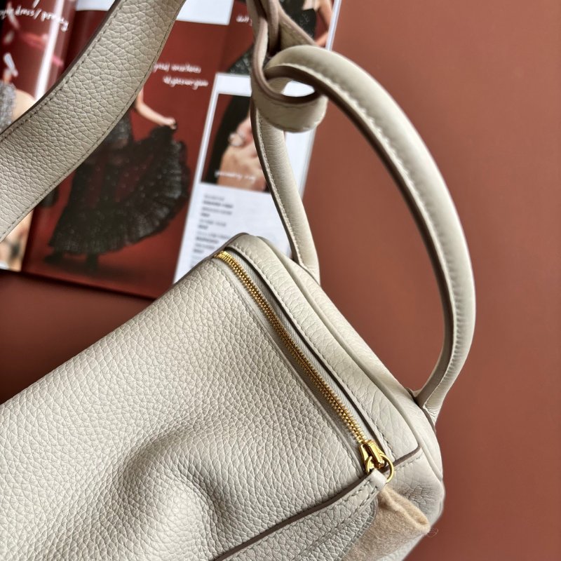 B刻 割愛釋出 ::HERMES:: 愛馬仕 8L冰川白金釦LINDY 26-5