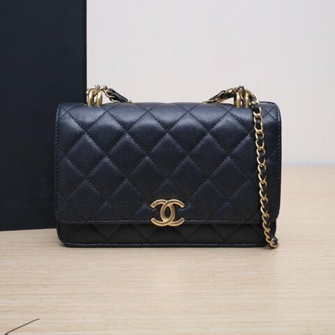 CHANEL 22K手柄CFWOC黑色荔枝牛皮晶片金扣雙C吊飾肩背包