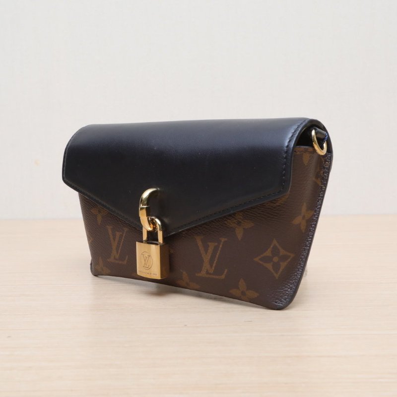 LOUIS VUITTON PADLOCKONSTRAP鎖頭斜挎包黑色牛皮老花晶片肩背包-4