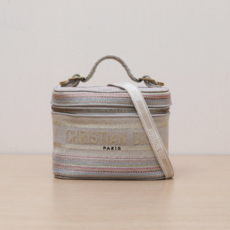 DIOR DiortravelVanity化妝包小號拼色帆布金扣肩背包-1