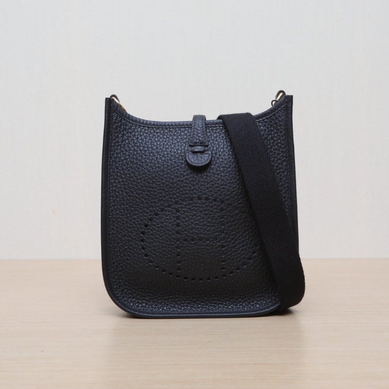 HERMES EvelyneMini16黑色TC皮W刻金扣肩背包-1