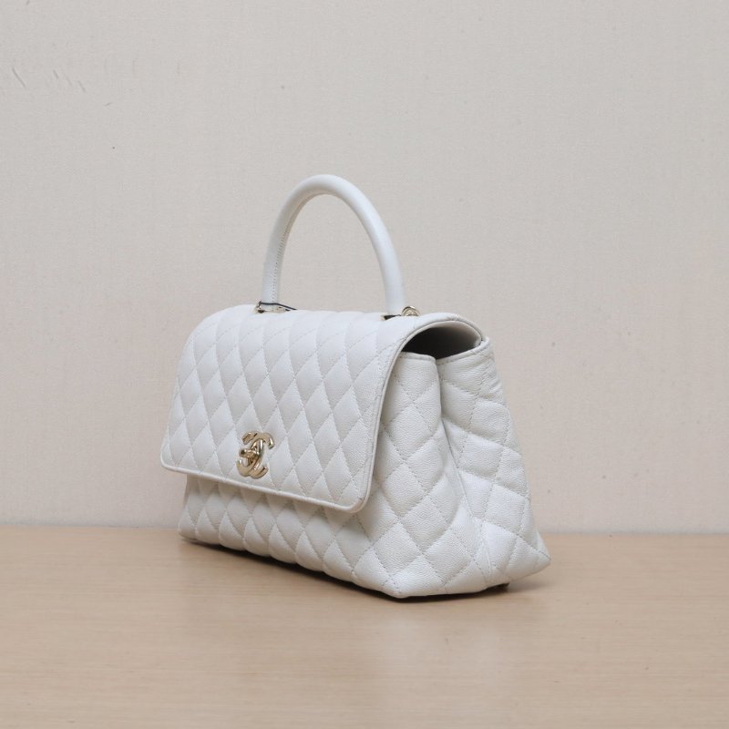 CHANEL CocoHandle中號29白色荔枝牛皮晶片金扣肩背包-4