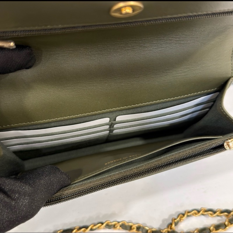 Chanel #芯片款 #閒置帶膜 手提鏈條包 提把皮穿鏈 香奈兒woc深綠色金扣-9