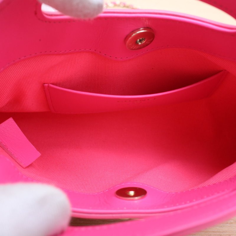 CHANEL 31BagNano橫版20.5粉色牛皮鐳射標金扣肩背包-3