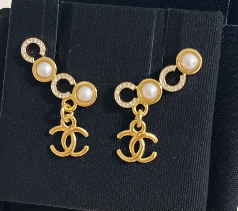 Chanel coco水鑽珍珠吊墜耳環(針）-1