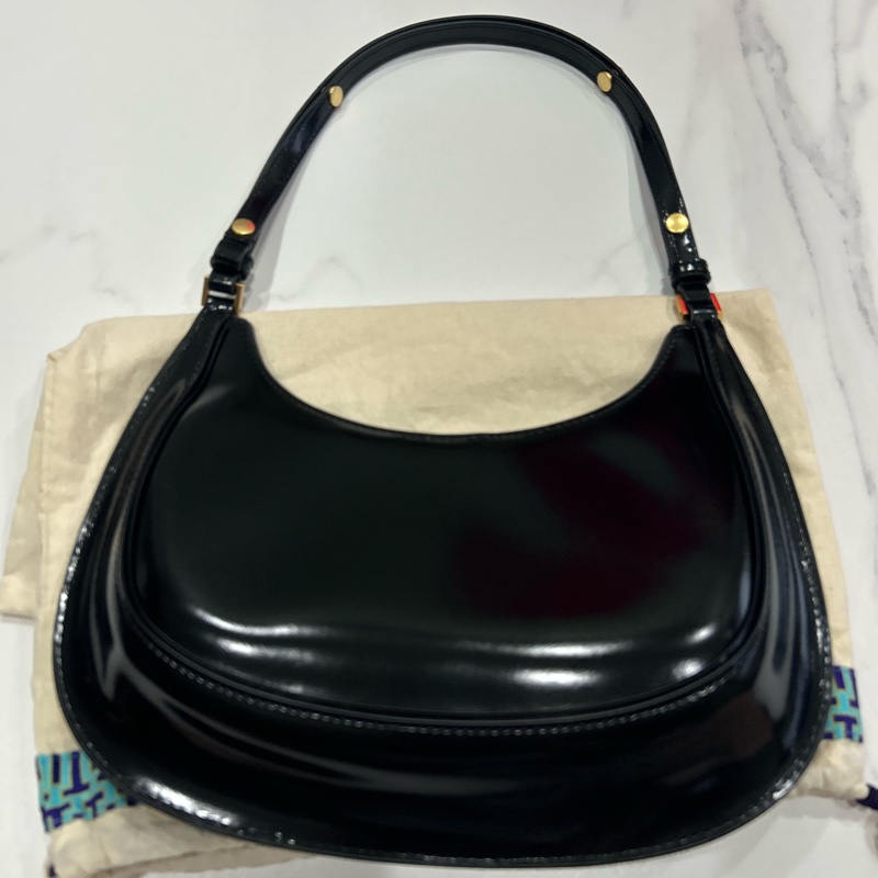 TORY BURCH  ROBINSON 漆皮手提/肩背新月包 黑色-6