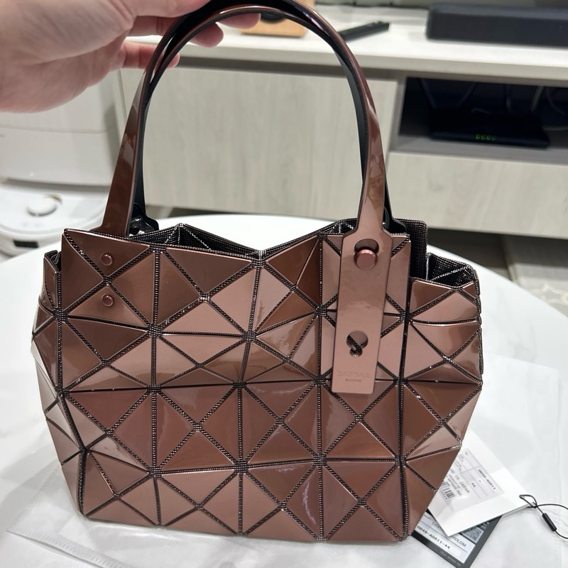 三宅一生 BAO BAO Issey Miyake CARAT 亮面4*4格手提包 鑽石包 棕色-0