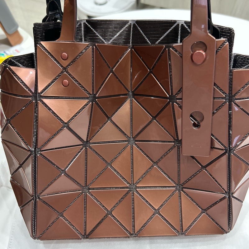 三宅一生 BAO BAO Issey Miyake CARAT 亮面4*4格手提包 鑽石包 棕色-6