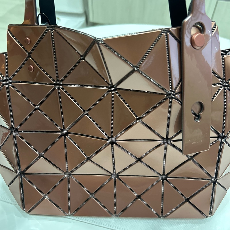 三宅一生 BAO BAO Issey Miyake CARAT 亮面4*4格手提包 鑽石包 棕色-8