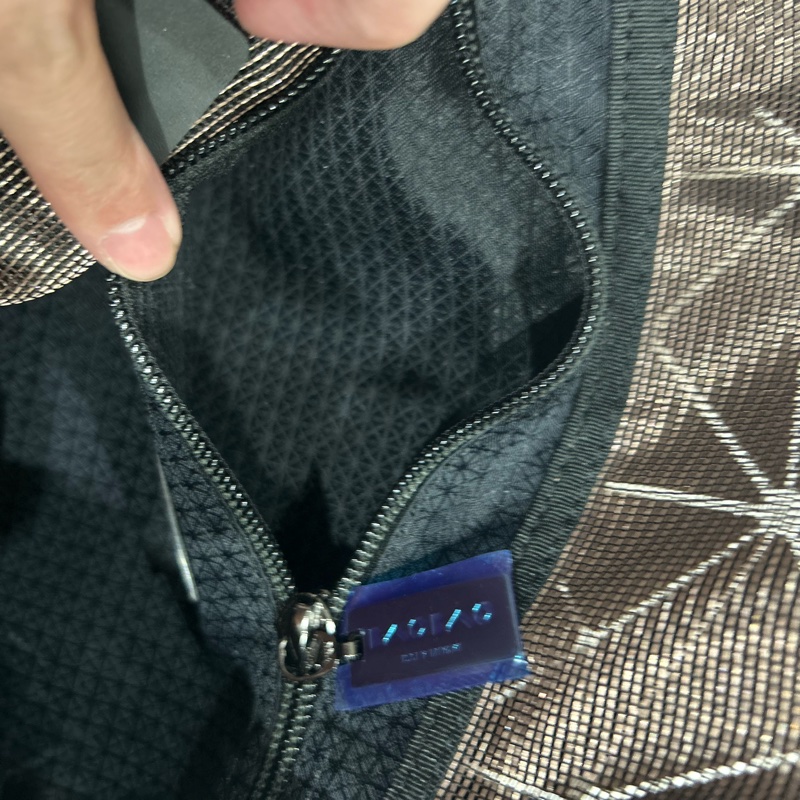 三宅一生 BAO BAO Issey Miyake CARAT 亮面4*4格手提包 鑽石包 棕色-11