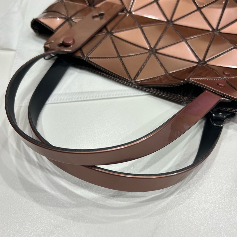 三宅一生 BAO BAO Issey Miyake CARAT 亮面4*4格手提包 鑽石包 棕色-12