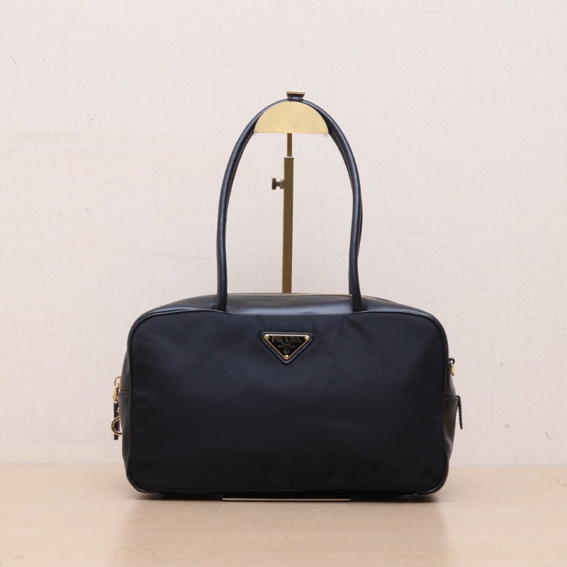 PRADA 黑色牛皮尼龍保齡球30腋下包單肩包肩背包-1