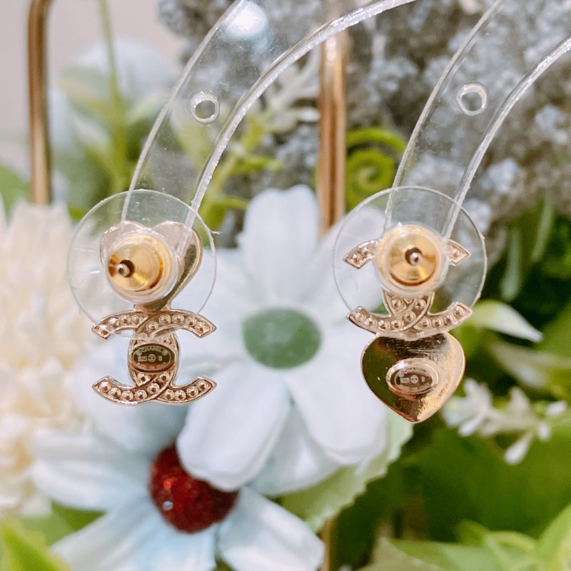 TK2022	Chanel 香奈兒CC字連心心耳環 CC Logo And Heart Earrings Crystal x GHW-7