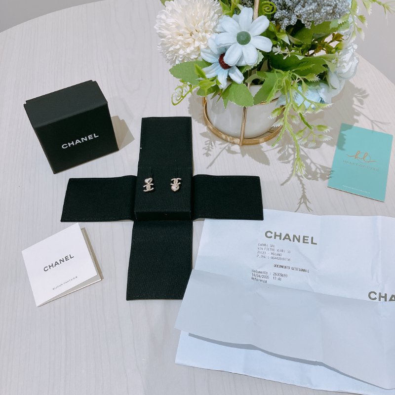 TK2022	Chanel 香奈兒CC字連心心耳環 CC Logo And Heart Earrings Crystal x GHW-8