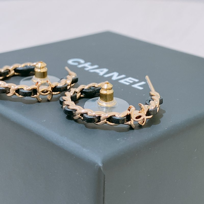 TK2023 Chanel 香奈兒皮鍊帶圓形耳環 Chain And Coco Mark Earrings Black x GHW-1