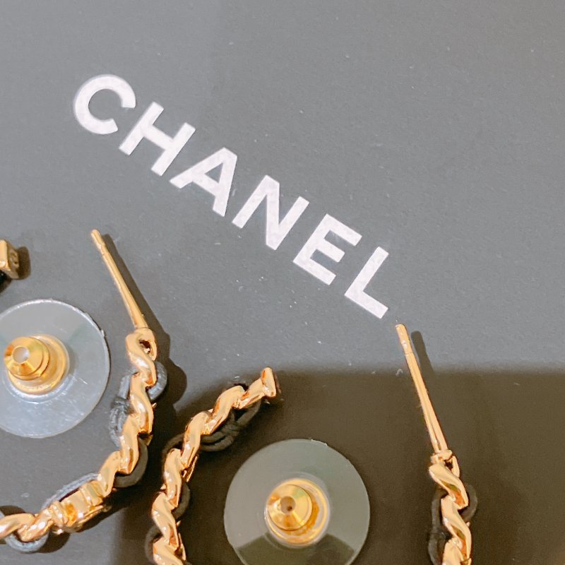 TK2023 Chanel 香奈兒皮鍊帶圓形耳環 Chain And Coco Mark Earrings Black x GHW-2