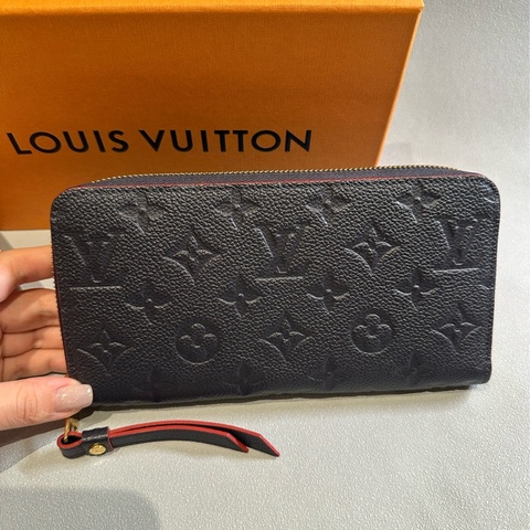 LV長夾超低價💗拉鏈長夾 狀況非常好！