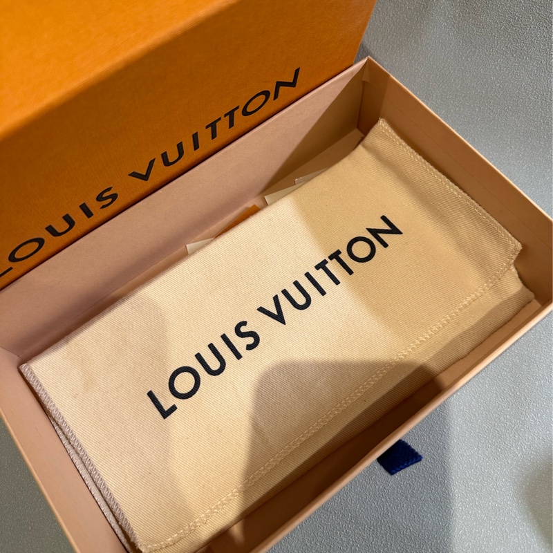 LV長夾超低價💗拉鏈長夾 狀況非常好！-7