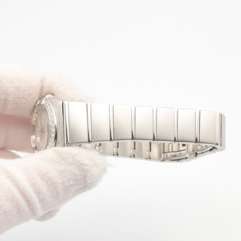 歐米茄星座系列鑲鑽錶圈12鑽女錶，不鏽鋼錶殼，白色錶盤，珍珠母貝錶帶，型號123.15.24.60.55.005-7