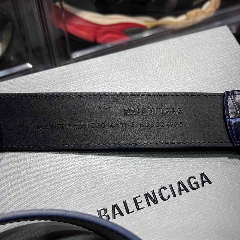 巴黎世家 鱷魚紋 金屬logo皮帶95cm-1