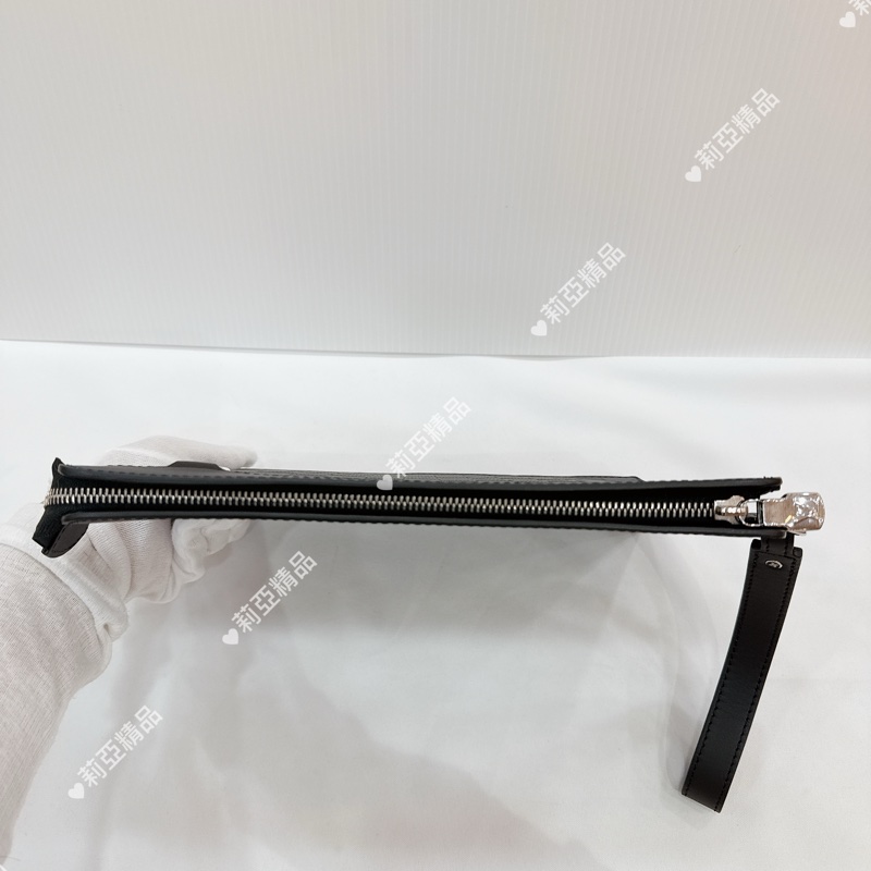 莉亞精品♡LV 黑色手拿包 二手美包-6