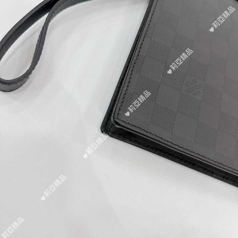 莉亞精品♡LV 黑色手拿包 二手美包-9