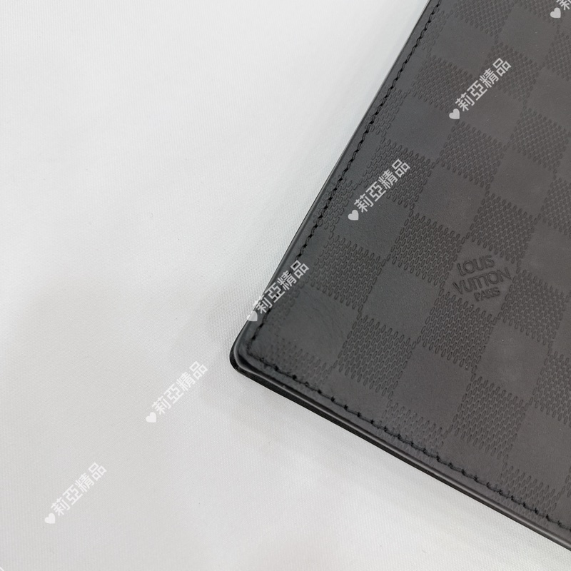 莉亞精品♡LV 黑色手拿包 二手美包-11