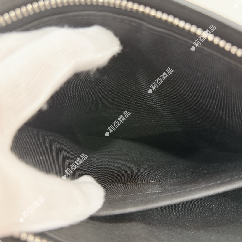 莉亞精品♡LV 黑色手拿包 二手美包-13