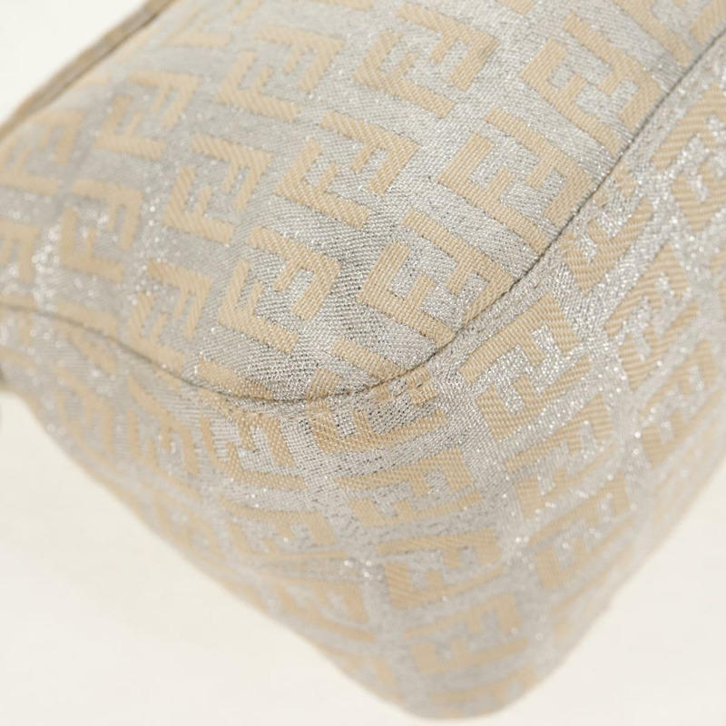 【日本直送】FENDI Zucchino 帆布 Mamma Baguette 肩背包 銀色 正品 ep12129V-16