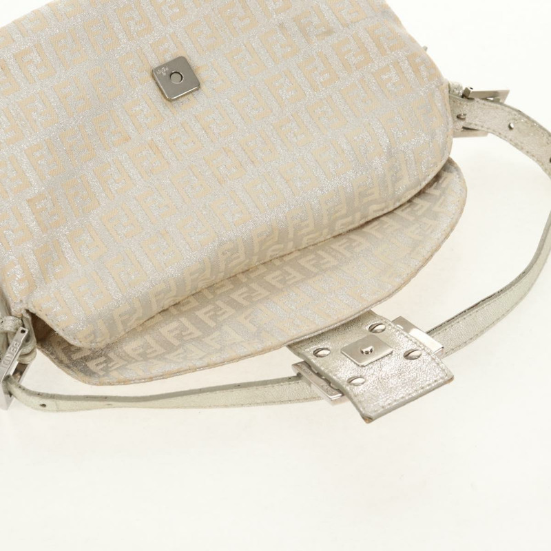 【日本直送】FENDI Zucchino 帆布 Mamma Baguette 肩背包 銀色 正品 ep12129V-21