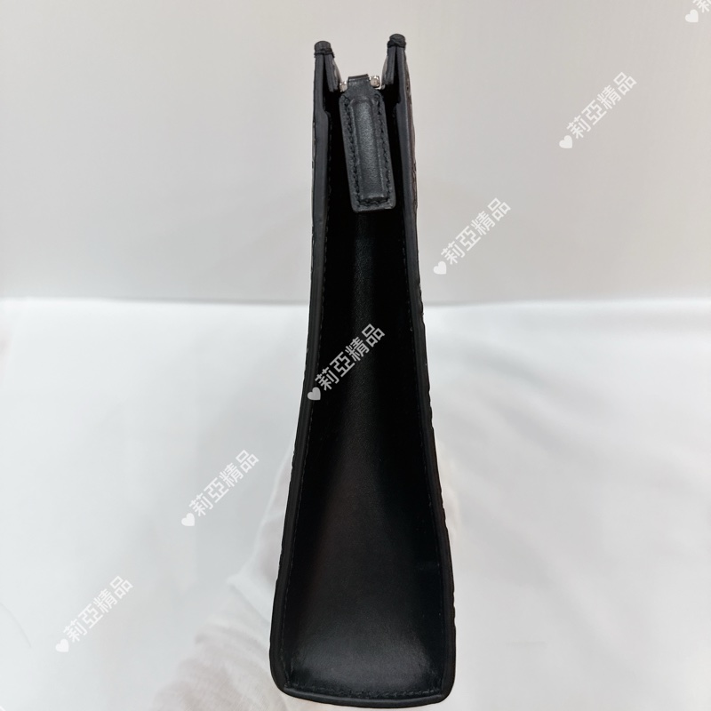 莉亞精品♡ Gucci 黑壓紋手拿包 二手美包-4