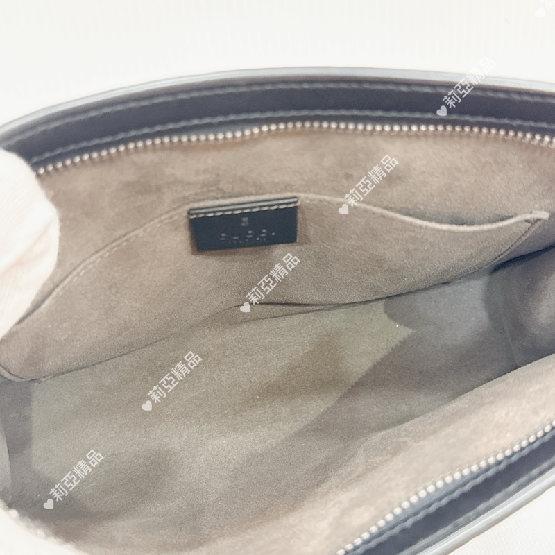 莉亞精品♡ Gucci 黑壓紋手拿包 二手美包-12
