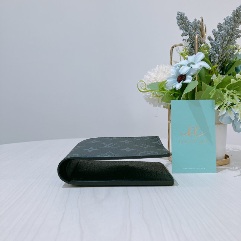 TK2026	Louis Vuitton 路易威登經典黑色花紋兩摺銀包 Multiple Wallet Monogram Eclipse Canvas-2