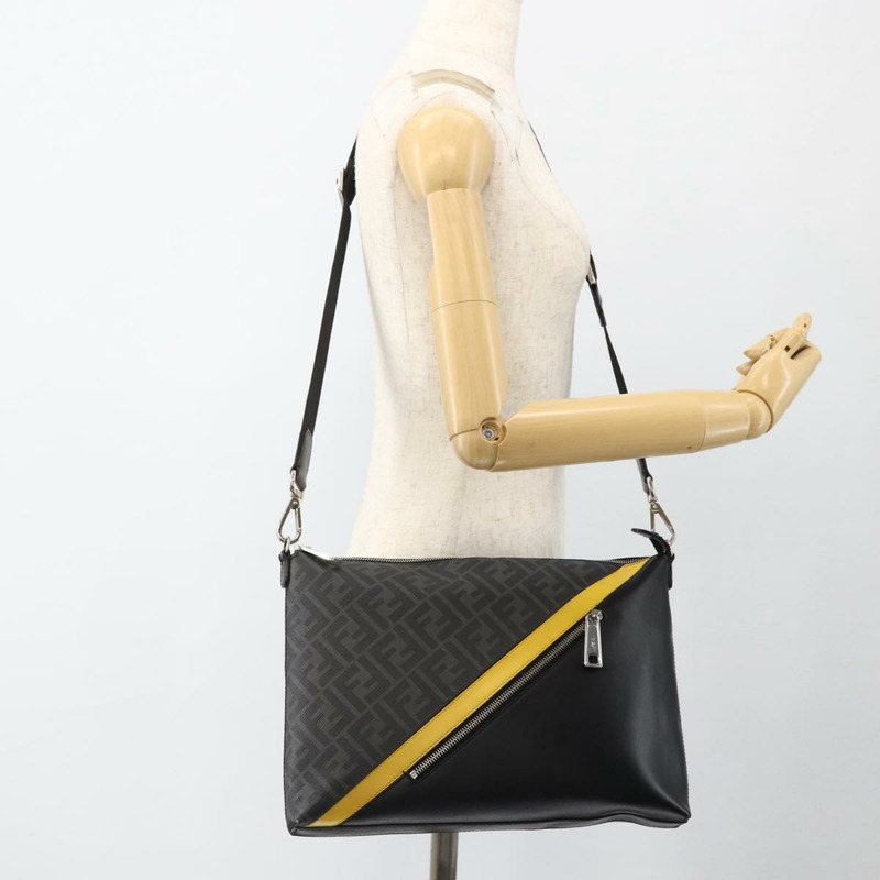 【日本直送】FENDI Zucca帆布單肩包 PVC黑色銀色 正品 ka2933-22