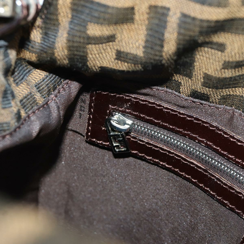 【日本直送】FENDI Zucca帆布Mamma Baguette單肩包 棕色/黑色 正品 YKZ799SAV-24