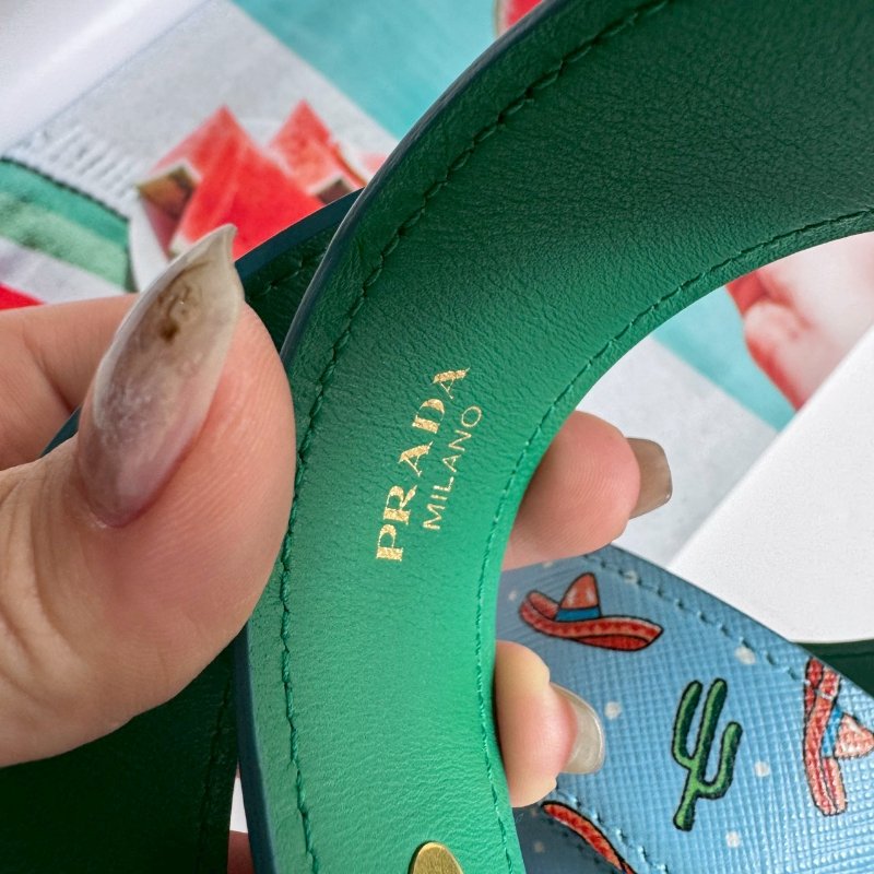 💖PRADA 淺藍色仙人掌系列背帶-5