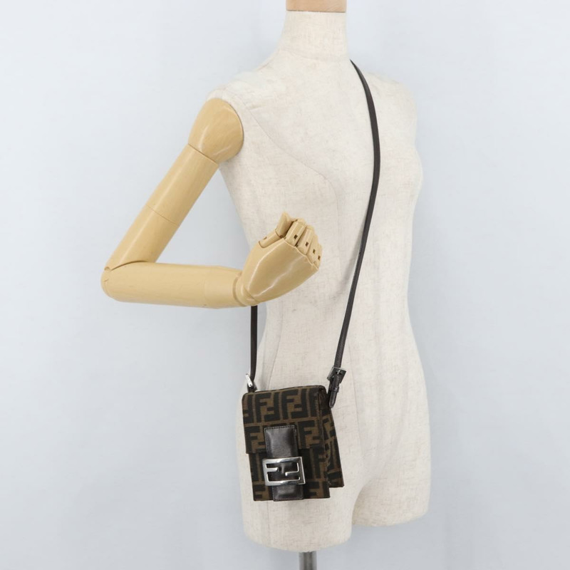 【日本直送】FENDI Zucca帆布Mamma Baguette單肩包 黑色棕色 正品 BAZ699V-23