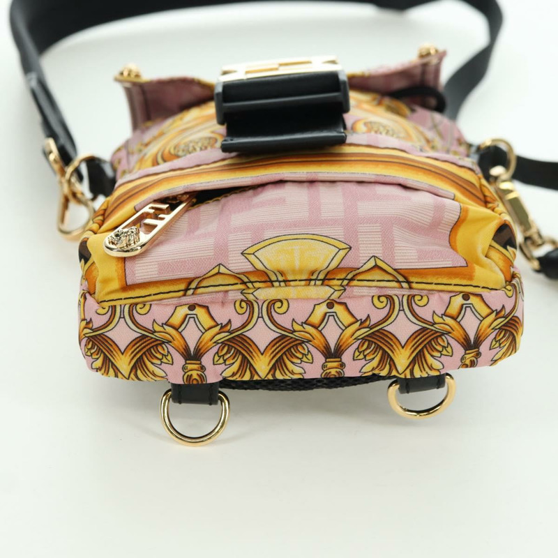 【日本直送】FENDI Zucca 帆布 FENDACE 包 VERSACE 合作粉紅色正品 YKZ1364M-4